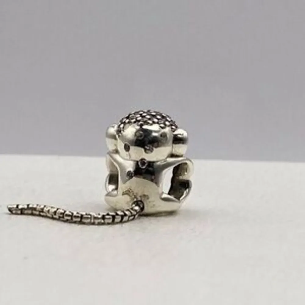 Pandora pairs silver